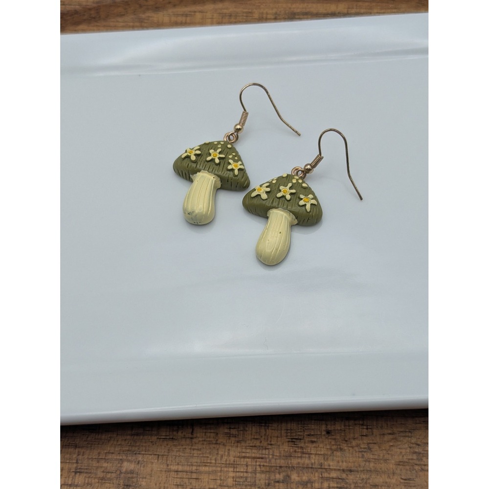 Unbranded Mushroom Drop Earrings Women OS Green Floral Cottagecore Dangle Hook